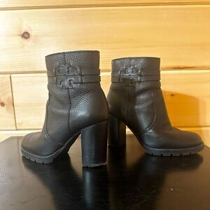 Tory Burch Leigh 90MM Lug Sole Bootie Black size 6